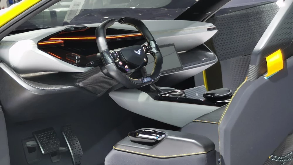 Cowin i-XA 01 салон