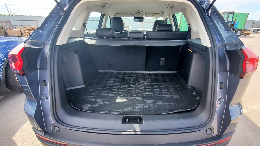 багажник Geely Atlas Pro Luxury с передним приводом