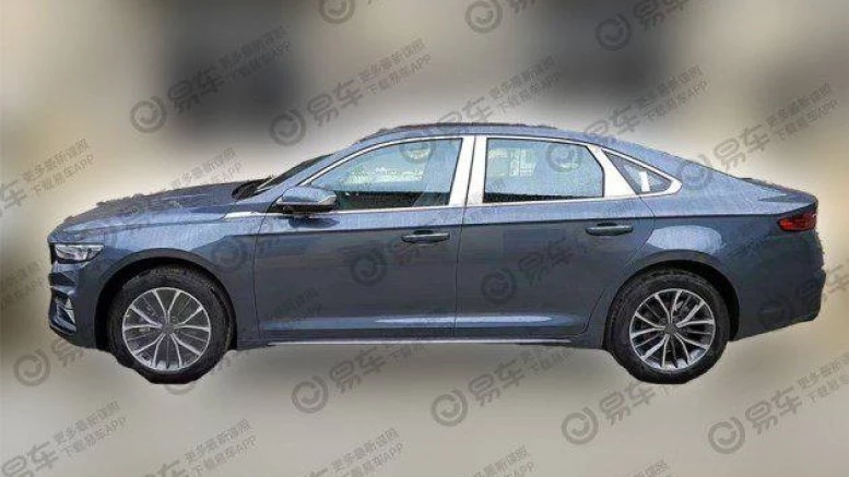 обновлённый седан Geely Preface сбоку