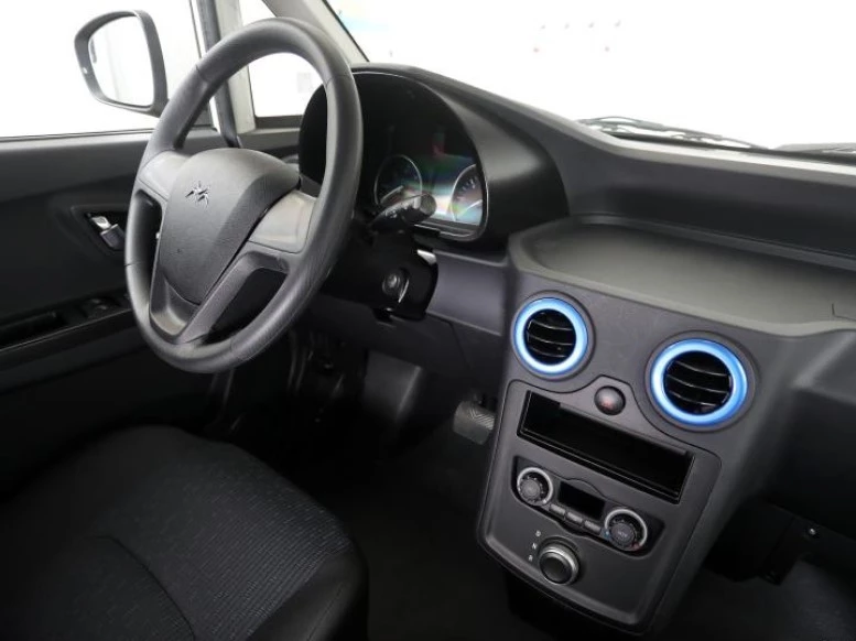 электрический фургон Gonow Aoteng салон