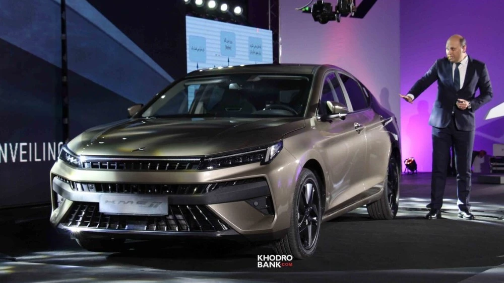 лифтбек KMC J7 в Иране