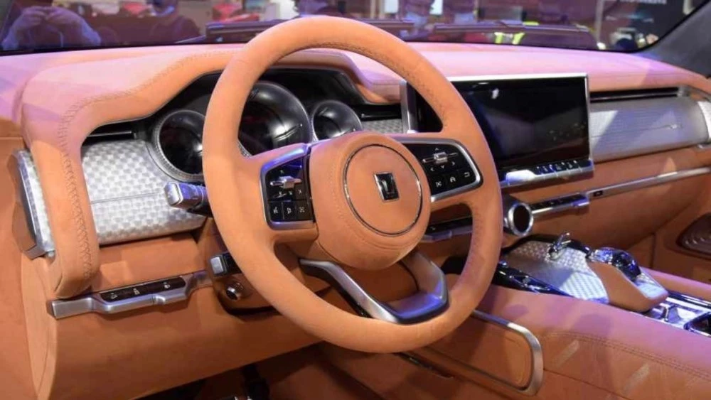 интерьер Tank 700