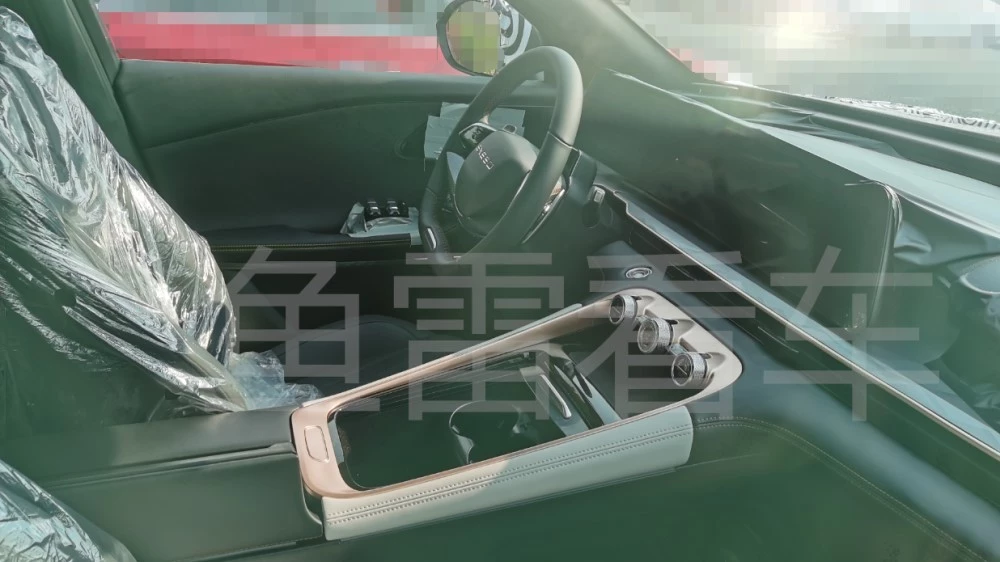 серийный Exeed AtlantiX салон