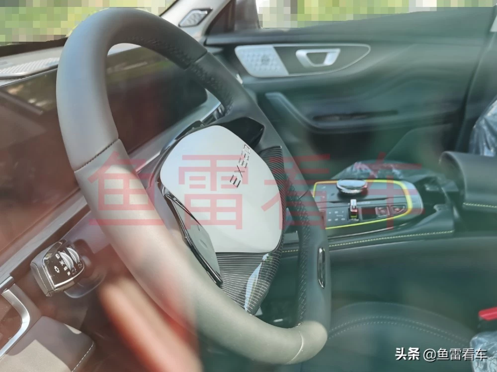 Обновленный Exeed LX салон