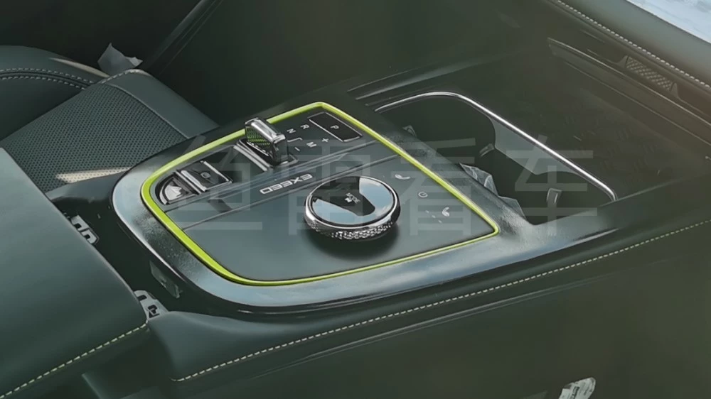 Обновленный Exeed LX салон