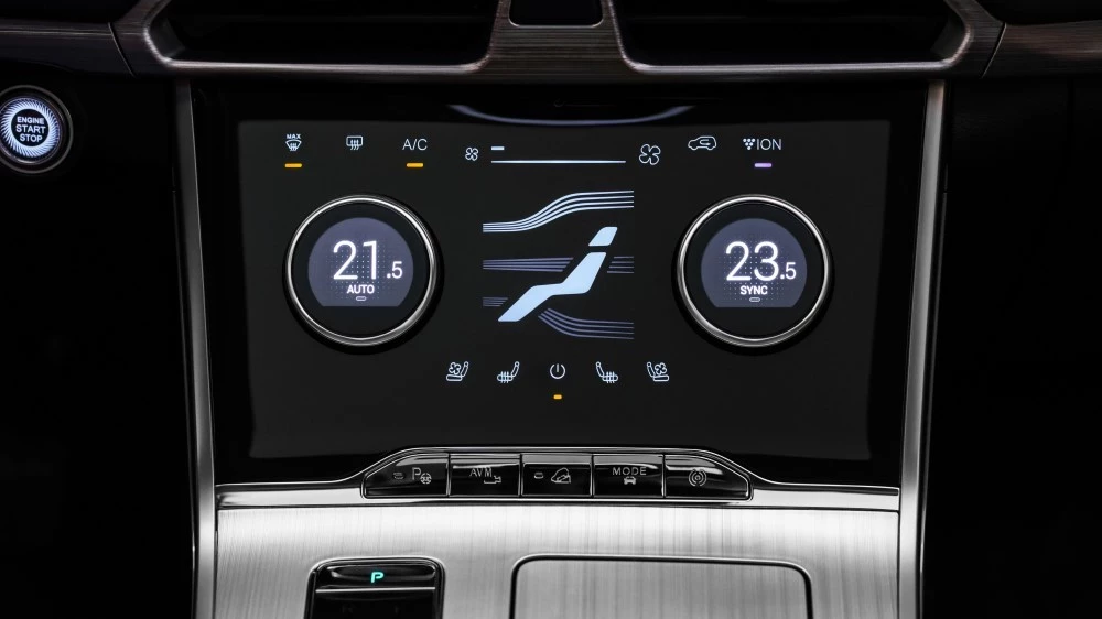 Exeed TXL салон