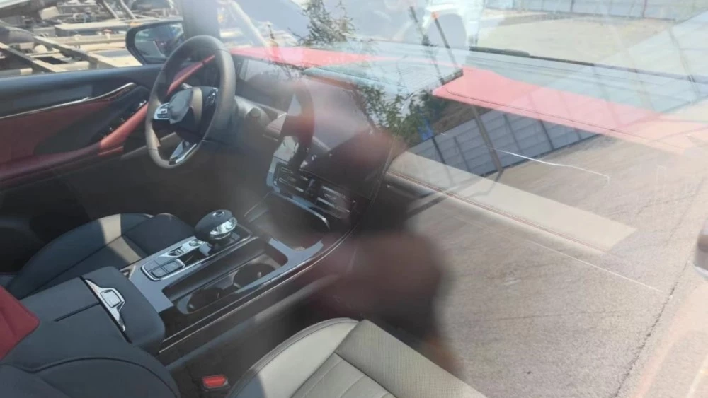 минивэн GAC M8 второго поколения салон