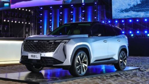 новое второе поколение Geely Atlas L