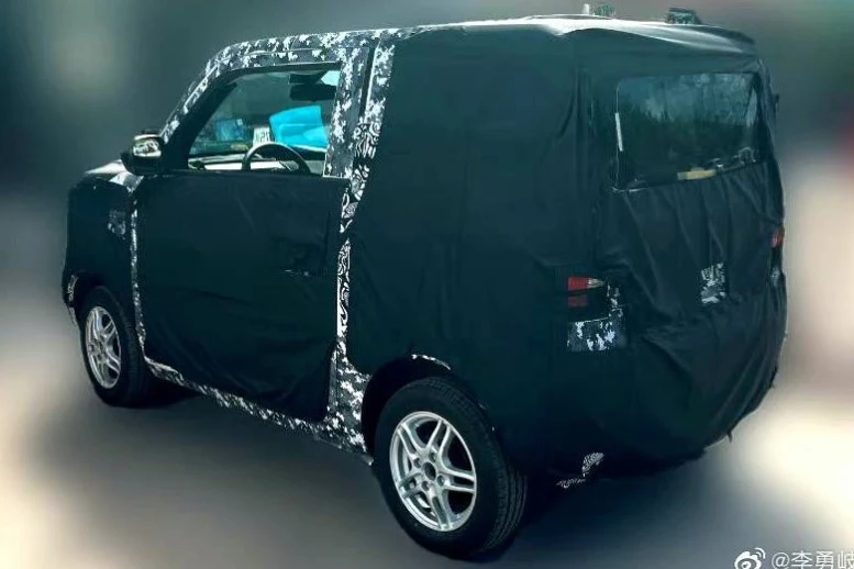 маленький электромобиль Geely