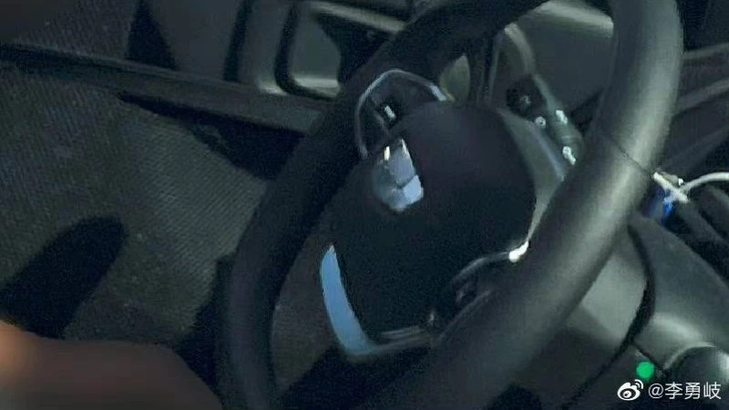 маленький электромобиль Geely