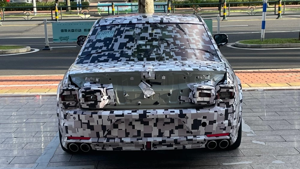 седан Great Wall Motors сзади