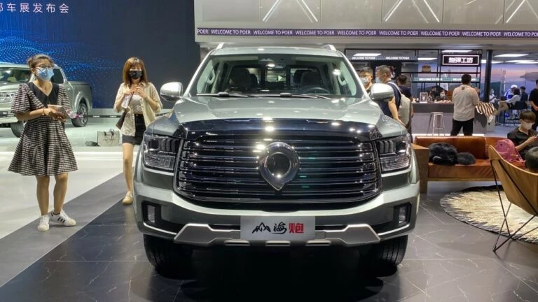 «Пуэр» станет крепче. GWM представил в Чэнду шикарный пикап на базе Tank 500