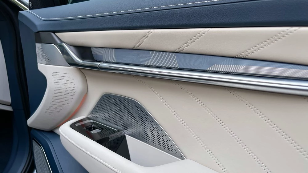 Zeekr 001 салон