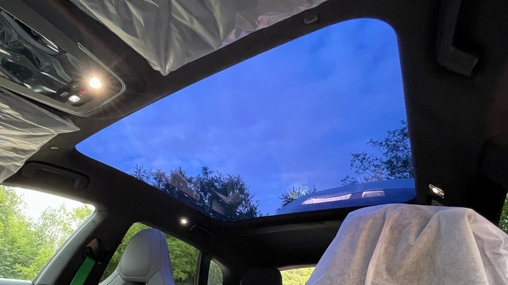 Zeekr 001 панорама