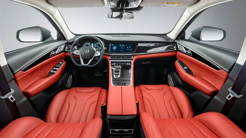 обновленный Changan CS85 салон
