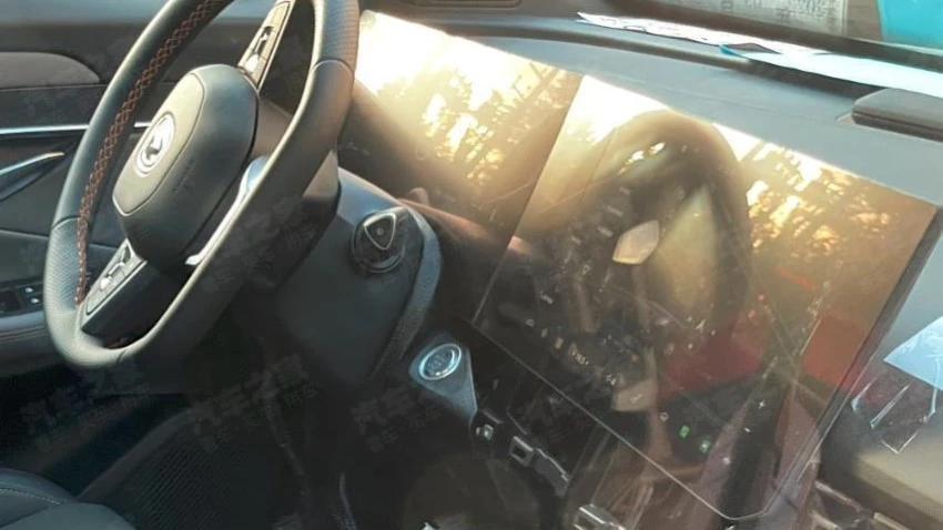 обновленный кроссовер Changan Uni-T салон