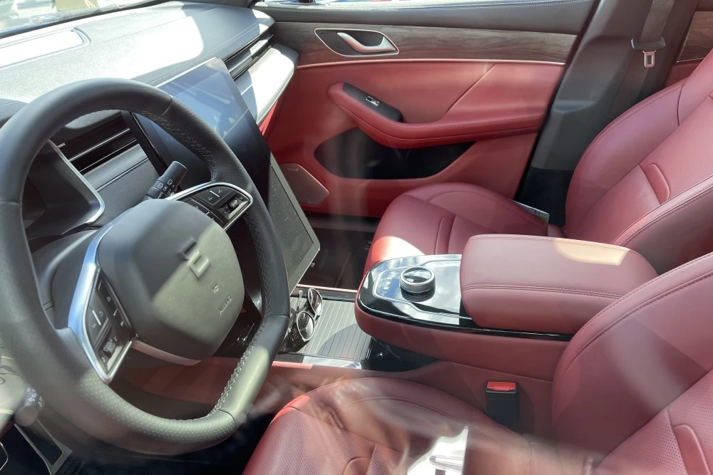 автомобили Evolute i-JET салон