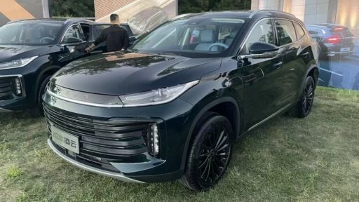 Обновленный кроссовер Exeed TXL 2023 спереди