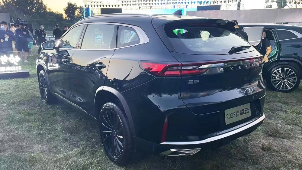 Обновленный кроссовер Exeed TXL 2023 сзади