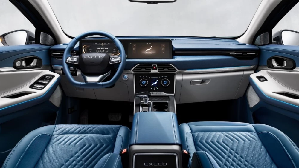 Обновленный кроссовер Exeed TXL 2023 салон