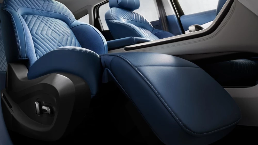 Обновленный кроссовер Exeed TXL 2023 опции