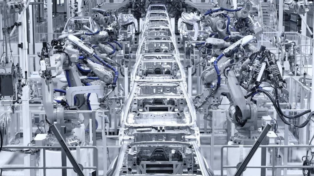 производство Geely Atlas L