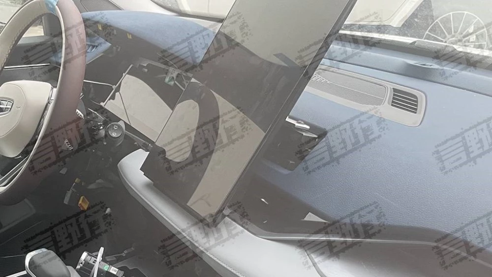 В Китае рассекретили салон обновленного Geely Preface. Он оснащен огромным экраном