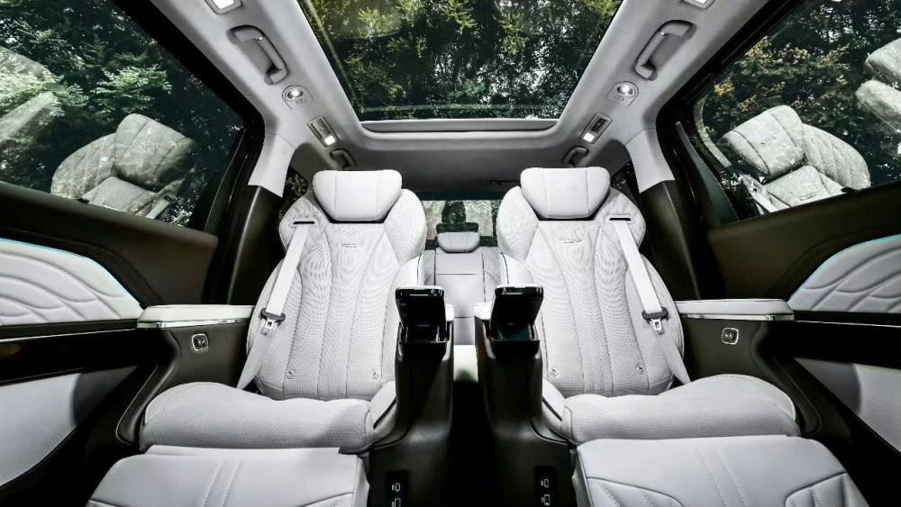 минивэн Hongqi HQ9 салон