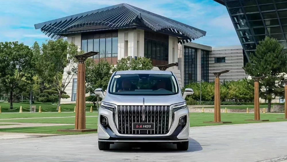 минивэн Hongqi HQ9
