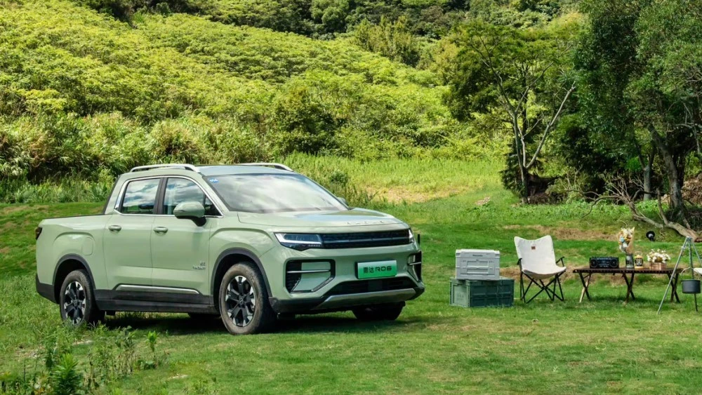 электрический пикап Radar RD6 сбоку спереди