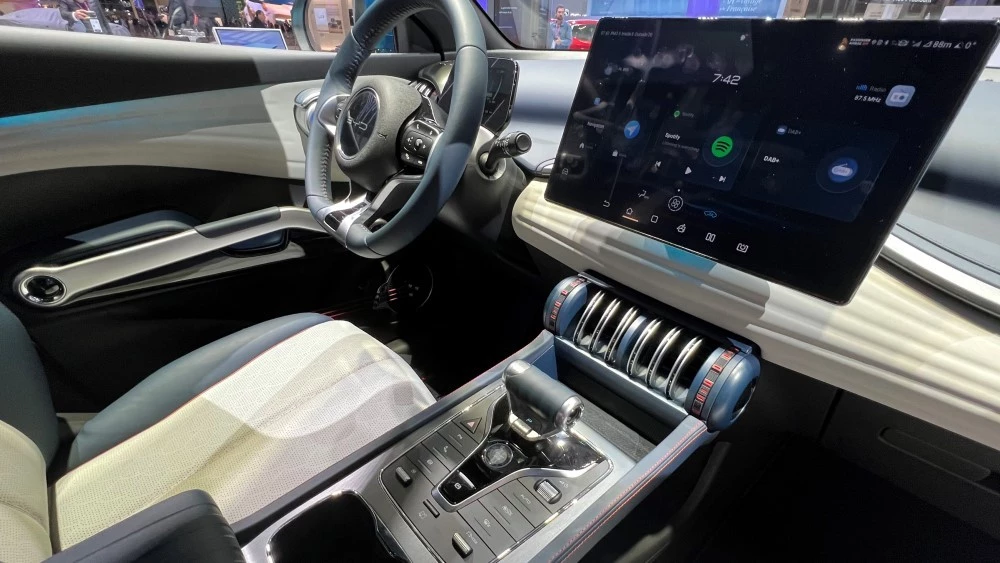 BYD Yuan Plus / Atto3 в Париже салон