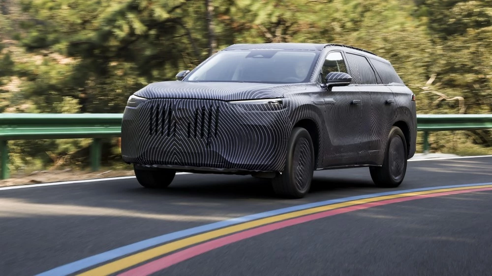 Chery Tiggo 9 спереди