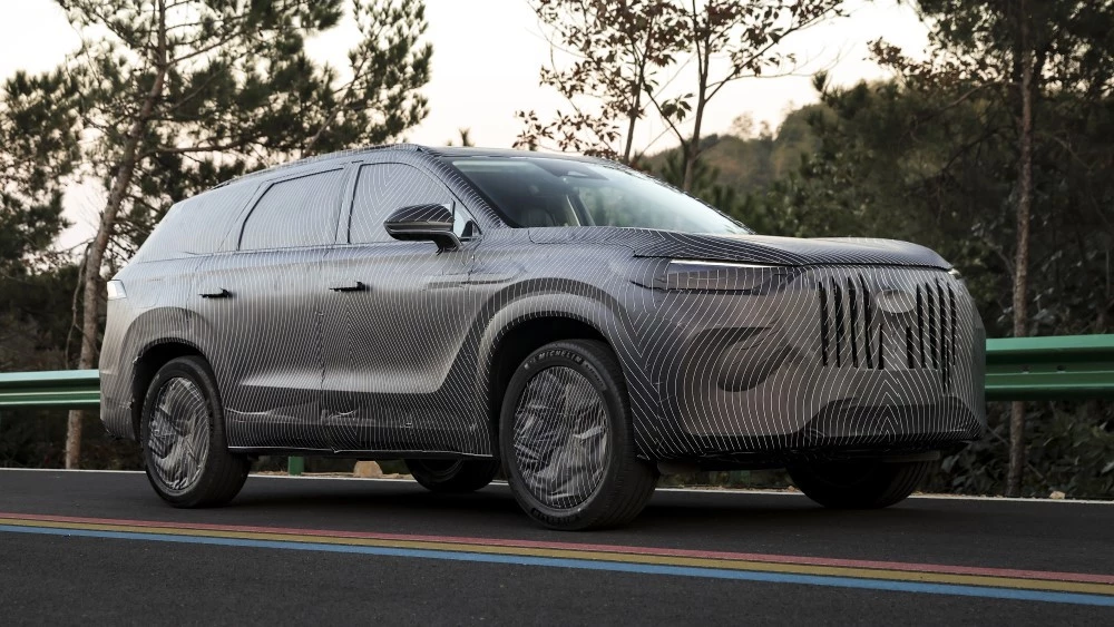 «Шпионские» игры. Флагманский кроссовер Chery Tiggo 9 близок к дебюту Chery Tiggo 9 спереди