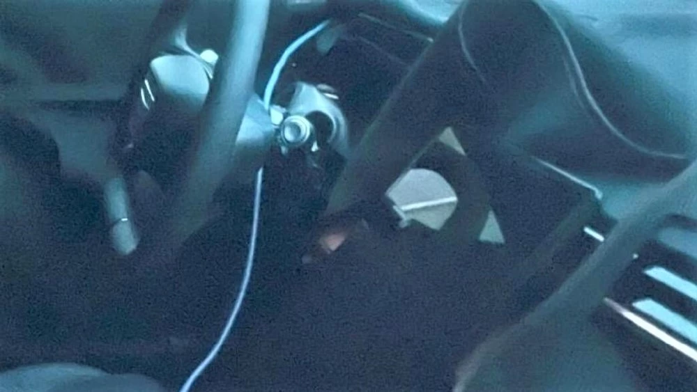 седан Geely FS12 салон