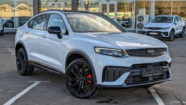 обновленный Geely Tugella