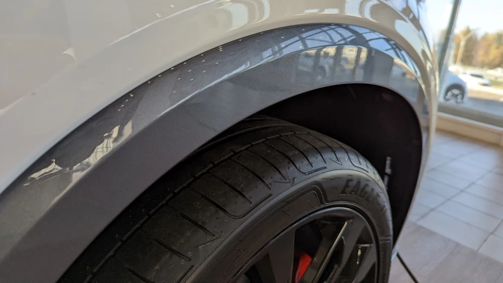 обновленный Geely Tugella колесная арка