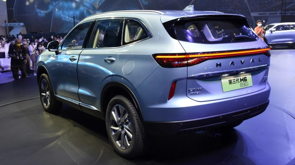 Haval H6 PHEV сзади