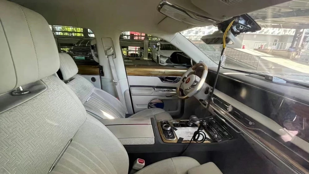 салон Hongqi L5