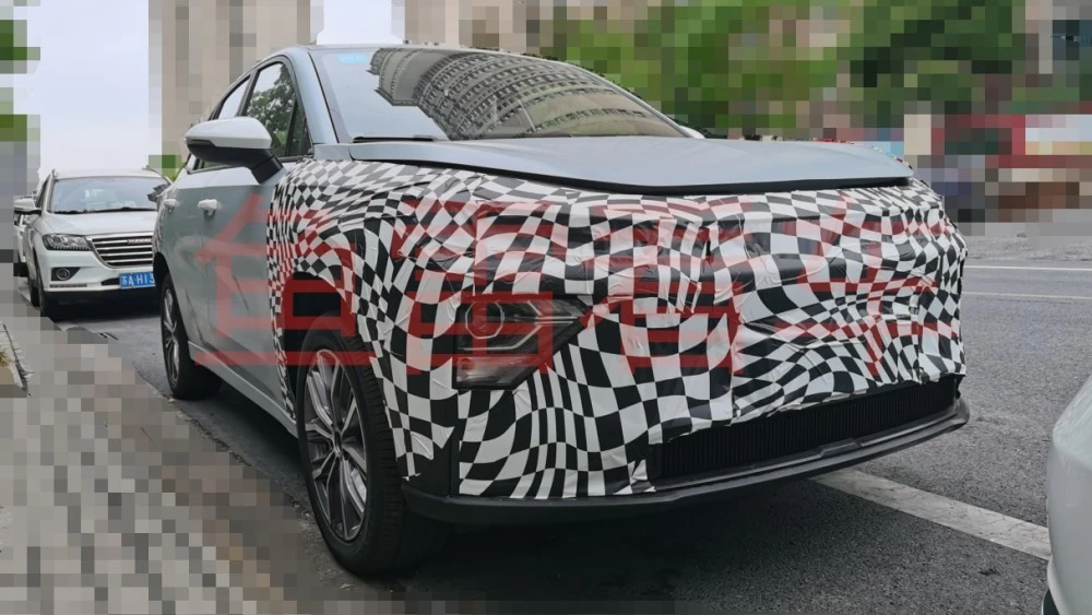 Livan 7 спереди