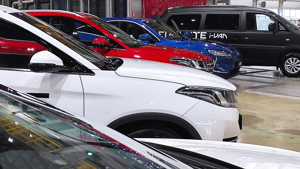 Теория Evolute. Как сейчас выглядит завод «Моторинвест» и что там происходит Evolute модельный ряд завод «Моторинвест»