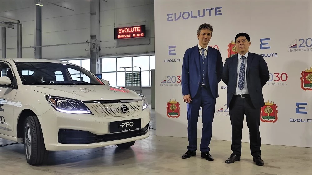 Теория Evolute. Как сейчас выглядит завод «Моторинвест» и что там происходит Андрей Резников и Ван Пэн