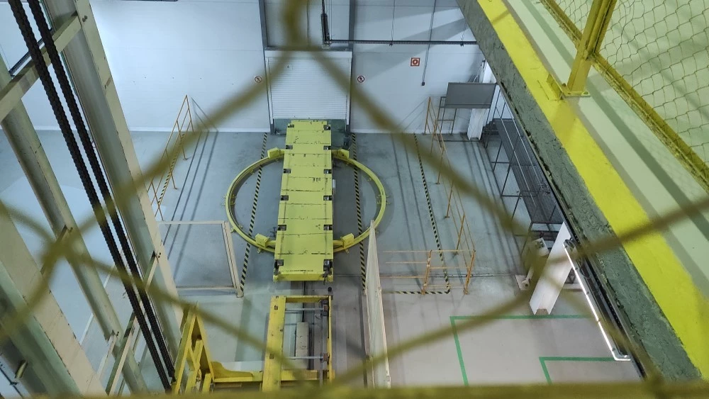 Теория Evolute. Как сейчас выглядит завод «Моторинвест» и что там происходит цех окраски завод «Моторинвест»