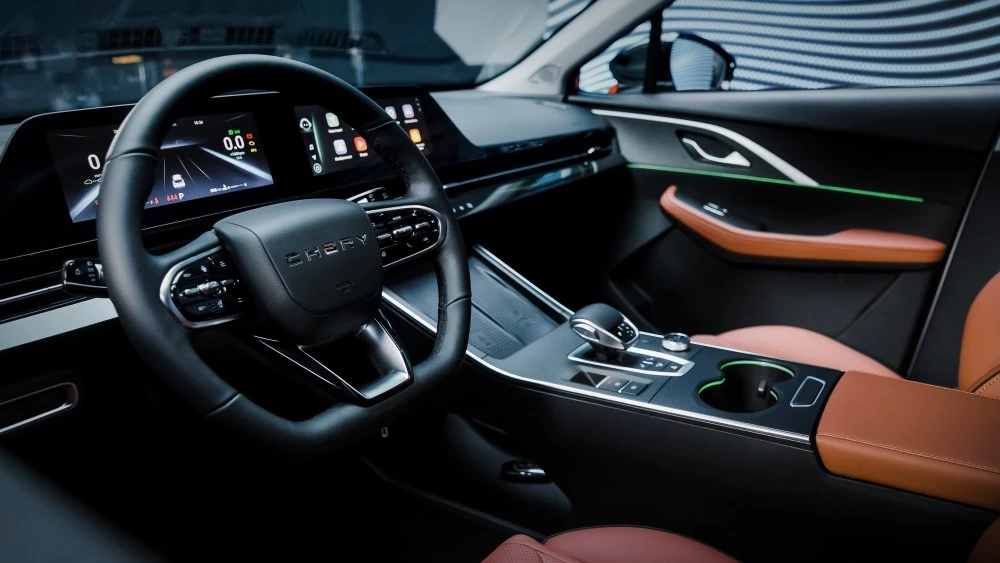 салон Omoda C5 цены и комплектации