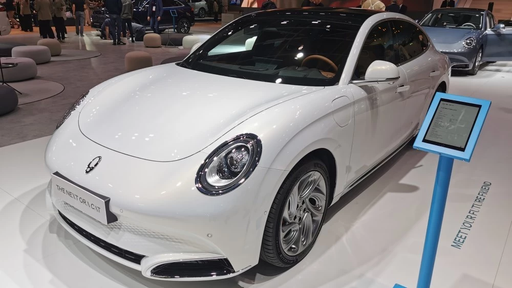 Ora Lighting Cat на автосалоне в Париже