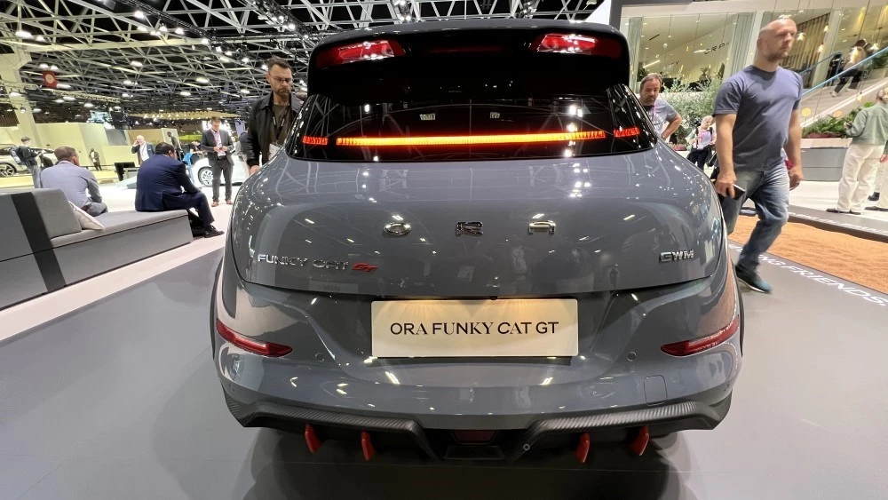 Ora Funky Cat GT на автосалоне в Париже