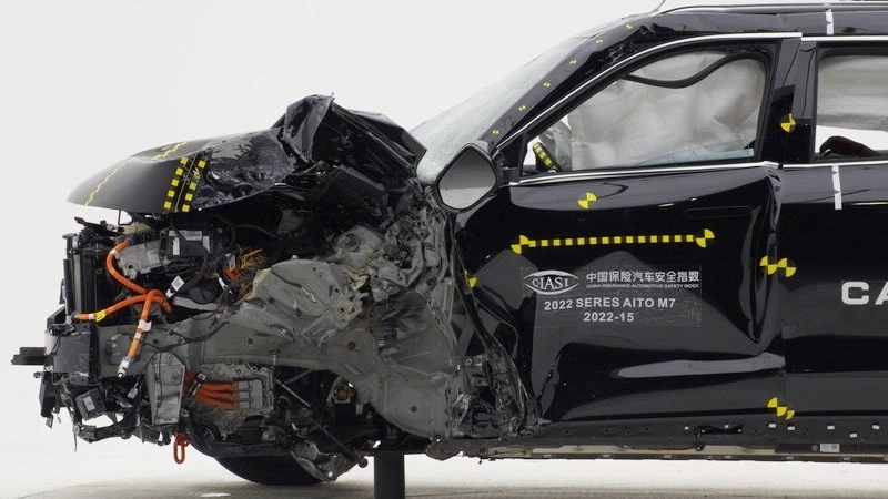 краш-тест кроссовера AITO M7 по методике C-IASI