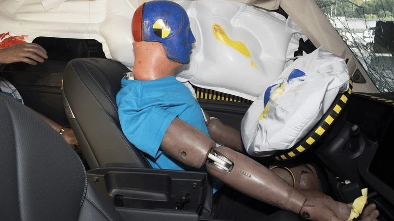 краш-тест кроссовера AITO M7 по методике C-IASI