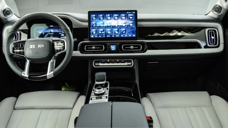 внедорожник Beijing BAIC BJ60 салон