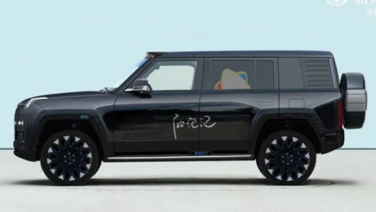 внедорожник BYD сбоку рендер