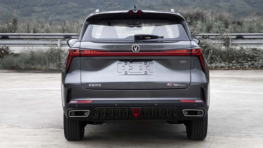 Changan CS75 Plus PHEV сзади